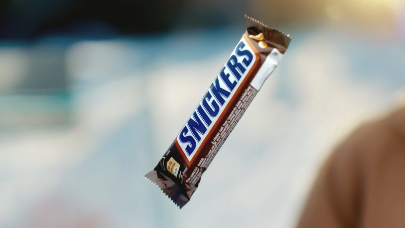 Snickers na stokach - kadr 1